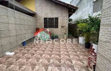 Imagem: A casa possui 2 Dormitórios, 2 Banheiros, 2 Vagas na garagem