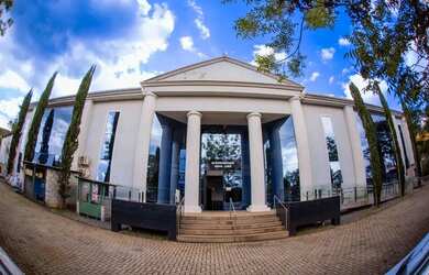 Imagem: O depósito possui 5 Vagas na garagem, 3.193m² de Área e