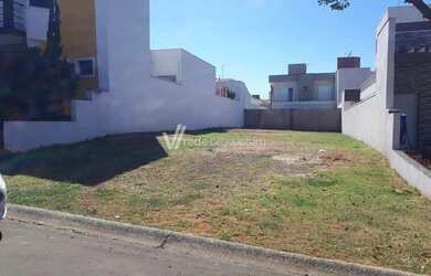 Imagem: O terreno possui 300m² de Área e está localizado em Parque