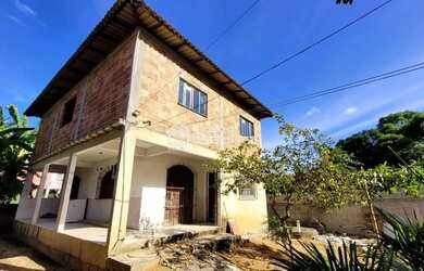 Imagem: A casa possui 2 Dormitórios, 1 Banheiro, 2 Vagas na garagem