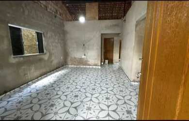 Imagem: A casa possui 2 Dormitórios, 1 Banheiro, 1 Vaga na garagem