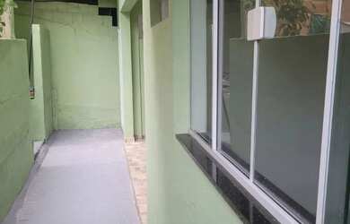 Imagem: A casa possui 2 Dormitórios, 1 Banheiro, 1 Vaga na garagem