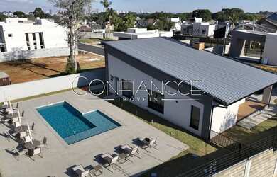 Imagem: A casa em condomínio possui 3 Dormitórios, 4 Banheiros, 2