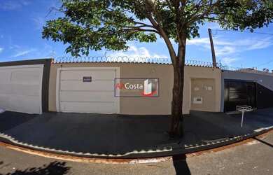 Imagem: A casa possui 1 Dormitório, 1 Banheiro, 61m² de Área e está