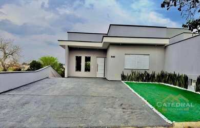 Imagem: A casa para alugar possui 4 Dormitórios, 3 Banheiros, 2 Vagas