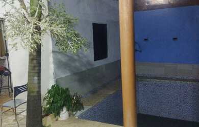 Imagem: A casa possui 3 Dormitórios, 2 Banheiros, 1 Vaga na garagem