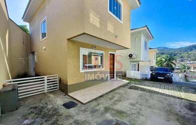 Imagem: A casa possui 2 Dormitórios, 3 Banheiros, 1 Vaga na garagem