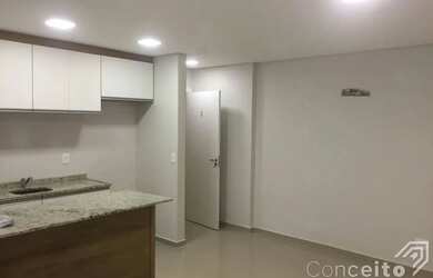 Imagem: O apartamento possui 2 Dormitórios, 1 Banheiro, 1 Vaga na garagem