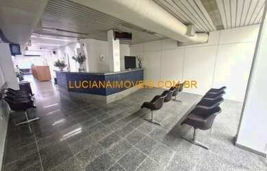 Imagem: O depósito possui 5 Vagas na garagem, 790m² de Área e está