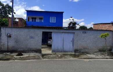 Imagem: A casa possui 2 Dormitórios, 3 Banheiros, 2 Vagas na garagem