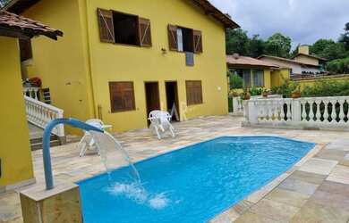 Imagem: A casa possui 5 Dormitórios, 5 Banheiros, 277m² de Área e