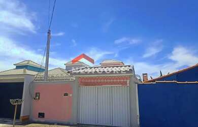 Imagem: A casa possui 2 Dormitórios, 3 Banheiros, 2 Vagas na garagem