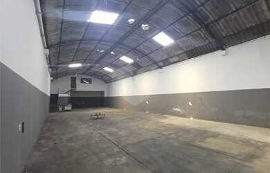 Imagem: O depósito possui 210m² de Área e está localizado em Vila