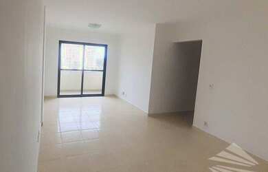 Imagem: O apartamento possui 3 Dormitórios, 1 Banheiro, 1 Vaga na garagem