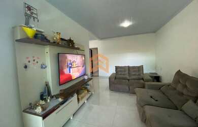 Imagem: A casa possui 3 Dormitórios, 1 Banheiro, 1 Vaga na garagem