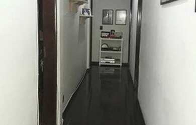 Imagem: A casa possui 2 Dormitórios, 1 Banheiro, 1 Vaga na garagem