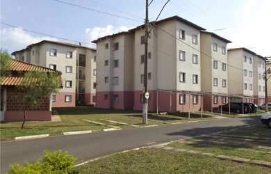 Imagem: O apartamento possui 2 Dormitórios, 1 Banheiro, 1 Vaga na garagem