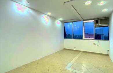 Imagem: O depósito possui 1 Vaga na garagem e 82m² de Área e está