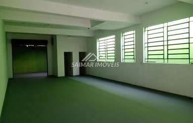 Imagem: O depósito possui 5 Vagas na garagem e 248m² de Área e está