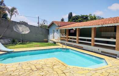 Imagem: A fazenda possui 600m² de Área e está localizado em Centro