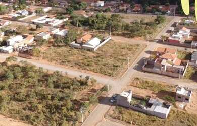 Imagem: O terreno possui 200m² de Área e está localizado em Centro