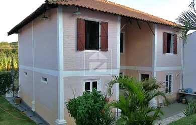 Imagem: A casa possui 2 Dormitórios, 2 Banheiros, 1 Vaga na garagem