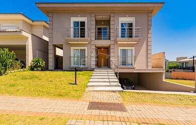 Imagem: A casa em condomínio possui 3 Dormitórios, 5 Banheiros, 2