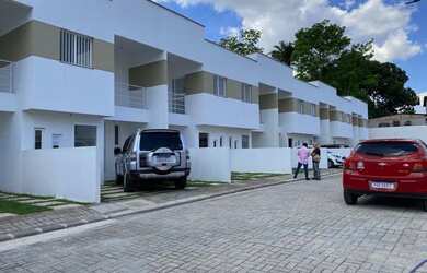 Imagem: A casa em condomínio possui 3 Dormitórios, 2 Banheiros, 2