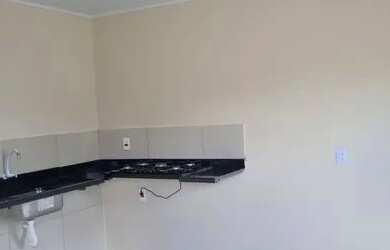 Imagem: A casa possui 2 Dormitórios, 1 Banheiro, 2 Vagas na garagem