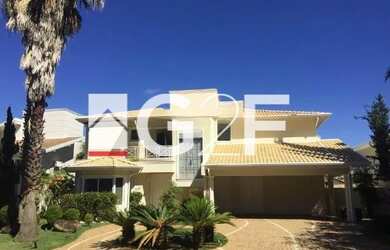 Imagem: A casa em condomínio possui 4 Dormitórios, 5 Banheiros, 4