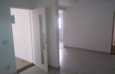 Imagem: A casa possui 3 Dormitórios, 3 Banheiros, 2 Vagas na garagem