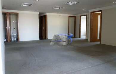 Imagem: O depósito possui 5 Vagas na garagem, 440m² de Área e está