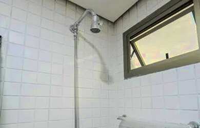 Imagem: O apartamento possui 1 Dormitório, 1 Banheiro, 1 Vaga na garagem