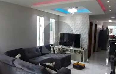 Imagem: A casa possui 3 Dormitórios, 3 Banheiros, 5 Vagas na garagem