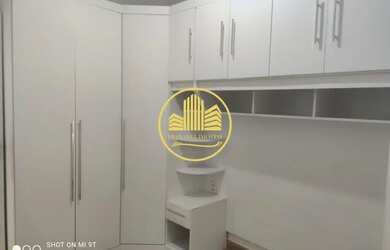 Imagem: O apartamento possui 2 Dormitórios, 1 Banheiro, 1 Vaga na garagem