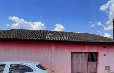 Imagem: A casa possui 3 Dormitórios, 1 Banheiro e 300m² de Área e