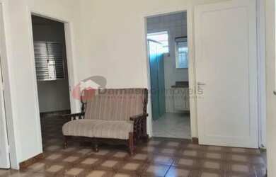 Imagem: A casa possui 2 Dormitórios, 1 Banheiro, 128m² de Área e