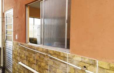 Imagem: A casa possui 1 Dormitório, 1 Banheiro e está localizado