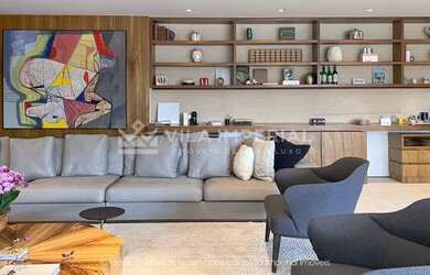 Imagem 2: Casa assinada por Marcio Kogan à venda no Condomínio Fazenda Boa Vista