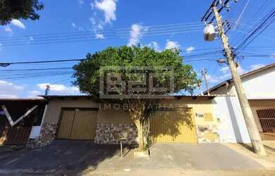 Imagem: A casa para alugar possui 2 Dormitórios, 1 Banheiro, 1 Vaga