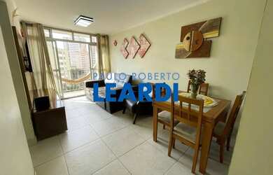 Imagem: O apartamento possui 2 Dormitórios, 1 Banheiro, 2 Vagas na