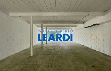 Imagem: O depósito possui 900m² de Área e está localizado em Água