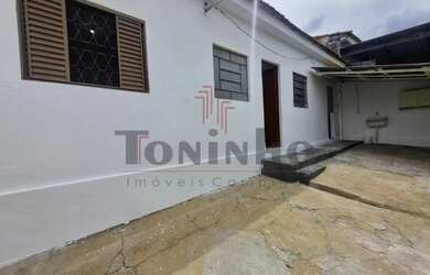 Imagem: A casa possui 1 Dormitório, 1 Banheiro, 1 Vaga na garagem