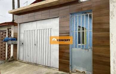 Imagem: A casa possui 2 Dormitórios, 2 Banheiros, 2 Vagas na garagem