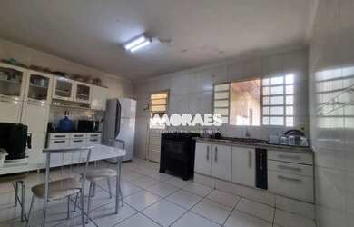 Imagem 2: Casa de esquina com 3 quartos à venda, 251m² por R$ 250.000 - Vila São João do Ipiranga