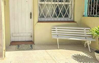 Imagem: A casa possui 2 Dormitórios, 1 Banheiro, 1 Vaga na garagem