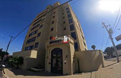 Imagem: O apartamento possui 3 Dormitórios, 1 Banheiro, 2 Vagas na