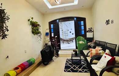 Imagem: A casa possui 3 Dormitórios, 2 Banheiros, 1 Vaga na garagem