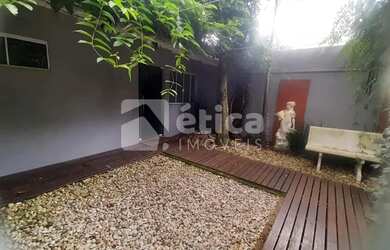 Imagem: A casa possui 2 Dormitórios, 1 Banheiro, 3 Vagas na garagem