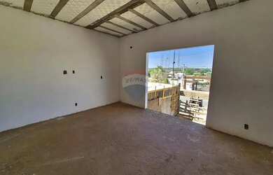 Imagem: A casa possui 3 Dormitórios, 4 Banheiros, 3 Vagas na garagem